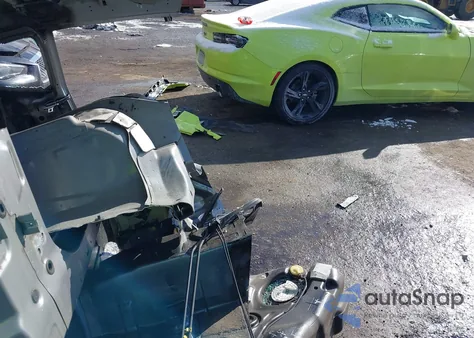 2017 Dodge Challenger 392 Hemi Scat Pack Shaker z USA, uszkodzony, nr VIN 2C3CDZFJXHH666414